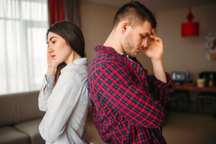 آیا بعد از خیانت زن میشود زندگی کرد؟ | راهنمای تصمیمگیری و بازسازی رابطه