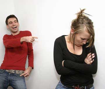 در برابر بیاحترامی شوهر چه کنیم؟ | ۹ راهکار قاطع اما آرام