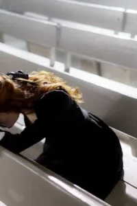 دلیل علاقه به شوهر خواهر | چرا چنین احساسی شکل میگیرد و چه باید کرد؟