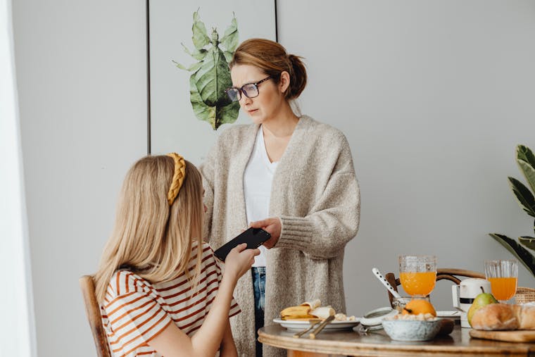 اولین واکنش والدین در لحظه پرخاشگری