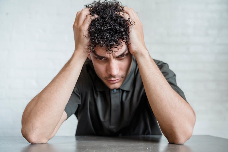 چه زمانی حال بد او نشانه هشدار است؟