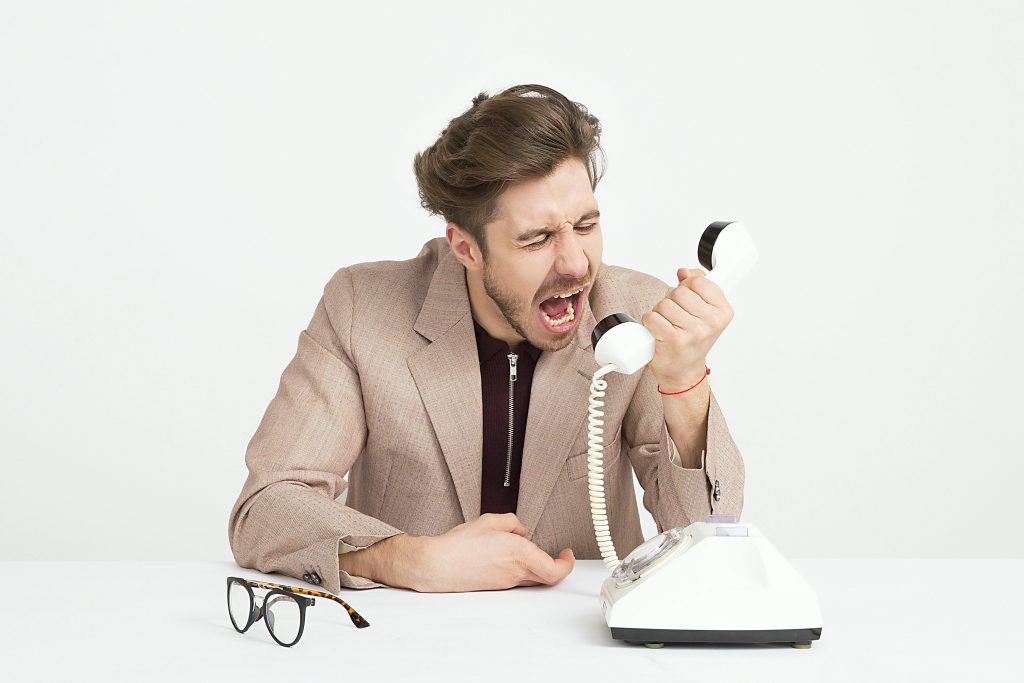 اگر خواهرت هنوز عصبانی است چه کار کنی